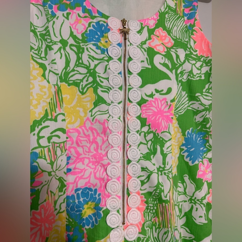 Lilly Pulitzer Cathy Shift Dress in Hibiscus Stroll - 2 - Picture 5 of 7